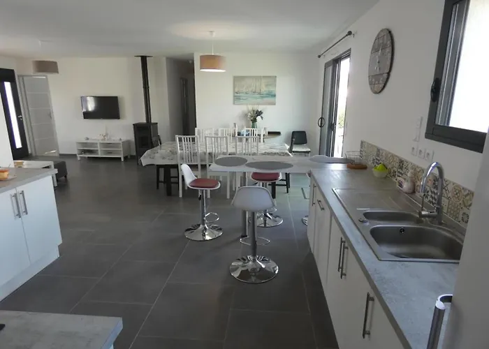 Maison 85m² à Notre-dame-de-monts, 7 Pers, Proche Plage, 3 Chambres, Terrasse, Activités Nautiques - Fr-1-540-150 Hébergement de vacances *